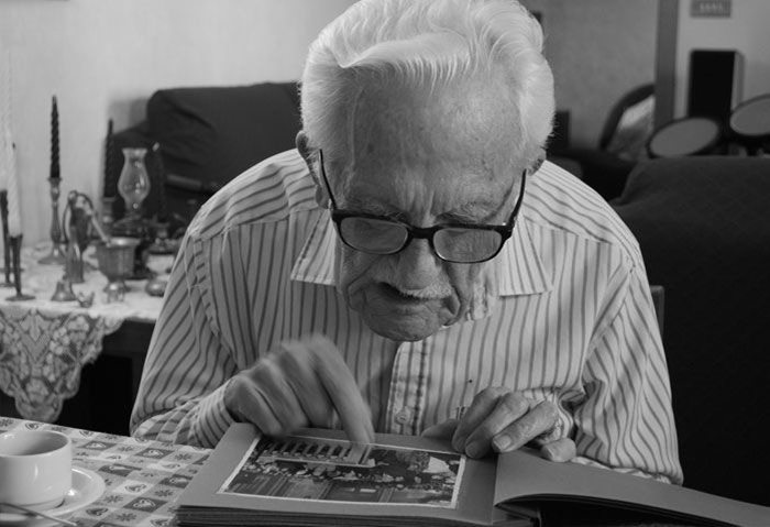 Liệu pháp Hồi tưởng (Reminiscence Therapy)